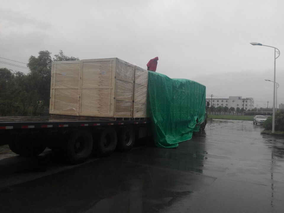 2017年6月北京創(chuàng)聯(lián)匯通電氣-雨中發(fā)貨現(xiàn)場(chǎng)，一直以顧客服務(wù)為較好