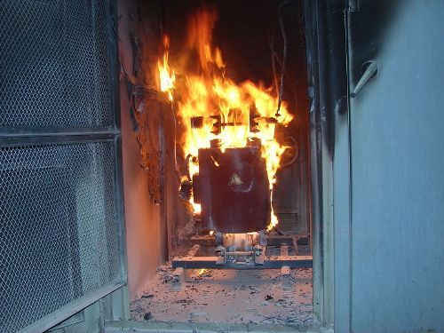 夏日炎炎，北京創(chuàng)聯(lián)匯通電氣教你必備油浸式變壓器防火常識